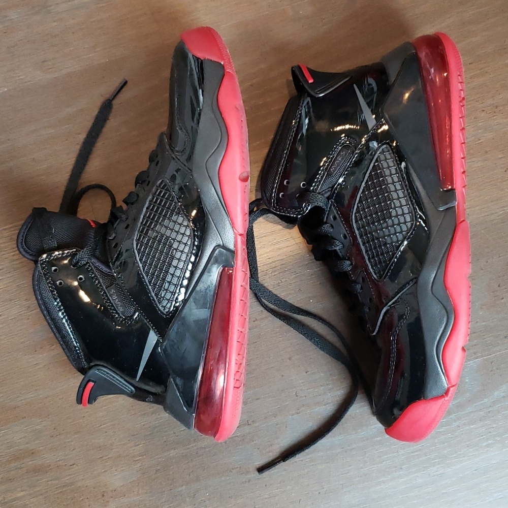 Nike Air Jordan Sneakers Size 7Y Mars 270 GS Patent Bred Black Red